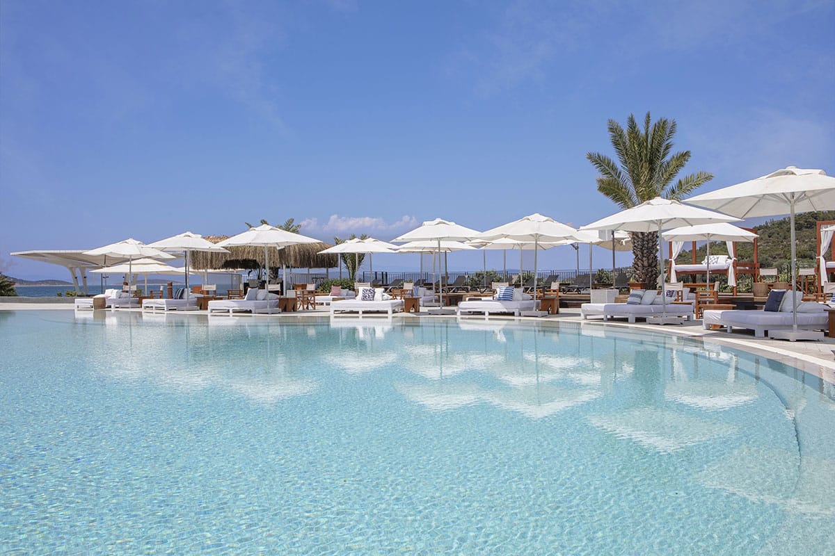 BEACH CLUB