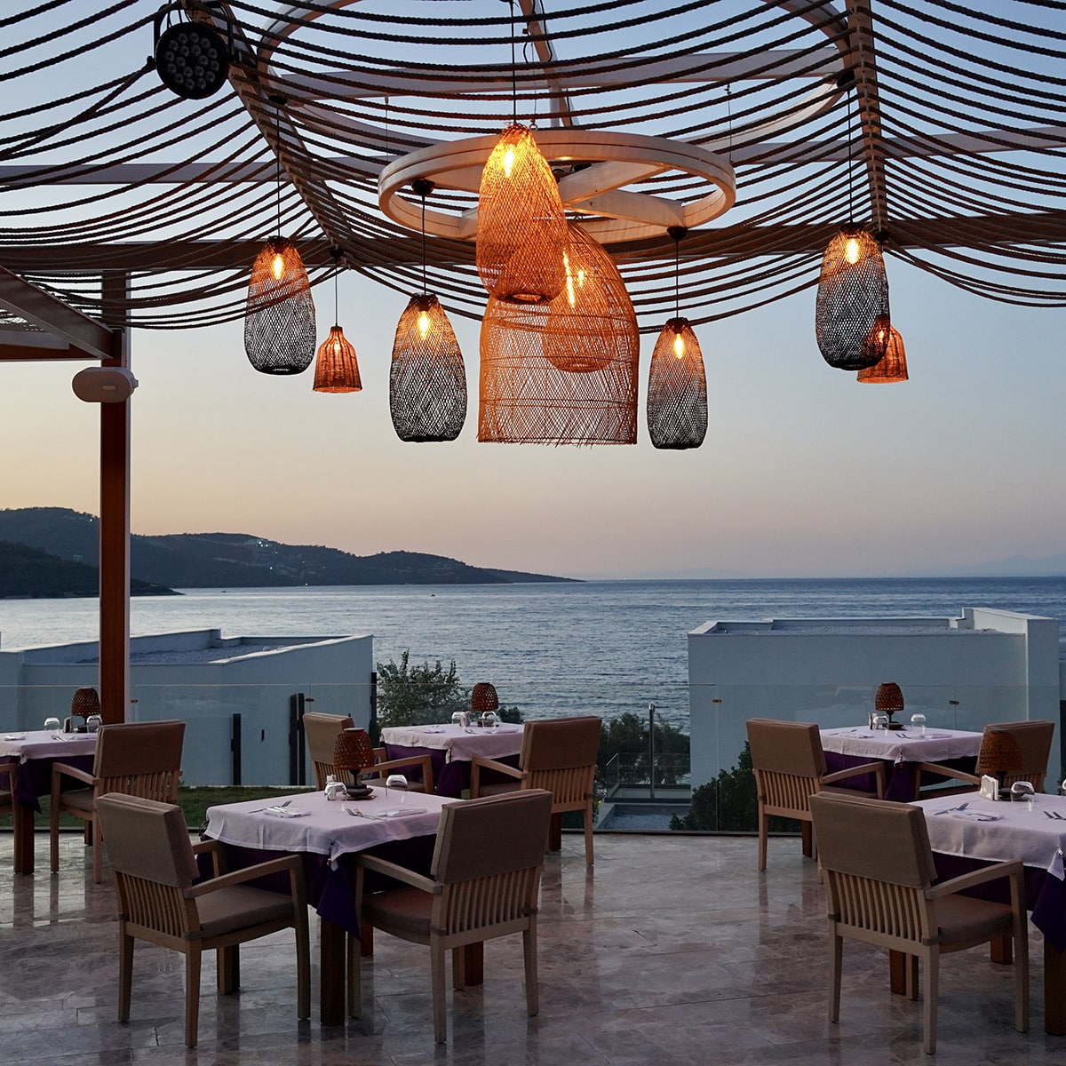 SIGNATURE RESTAURANT